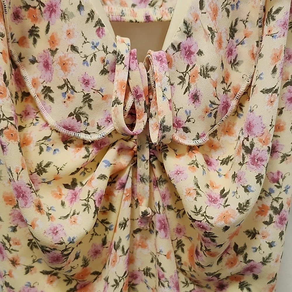 SEXY LITTLE DRESS...CUT OUT BACK SIZE S - Picture 2 of 8